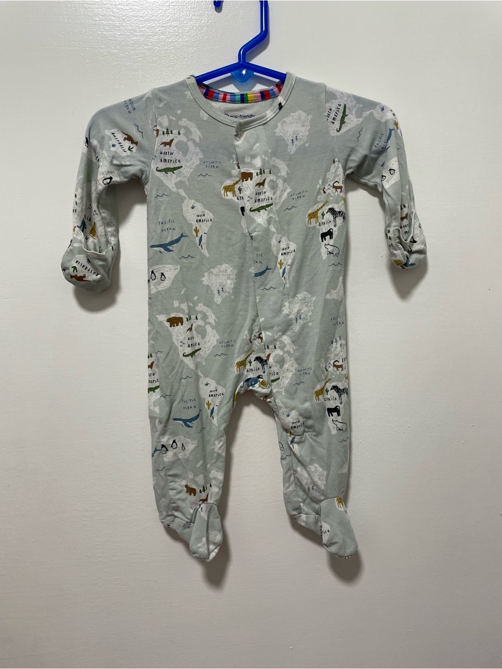 Magnetic me footie pajama  in Light Gray with World Animal Print